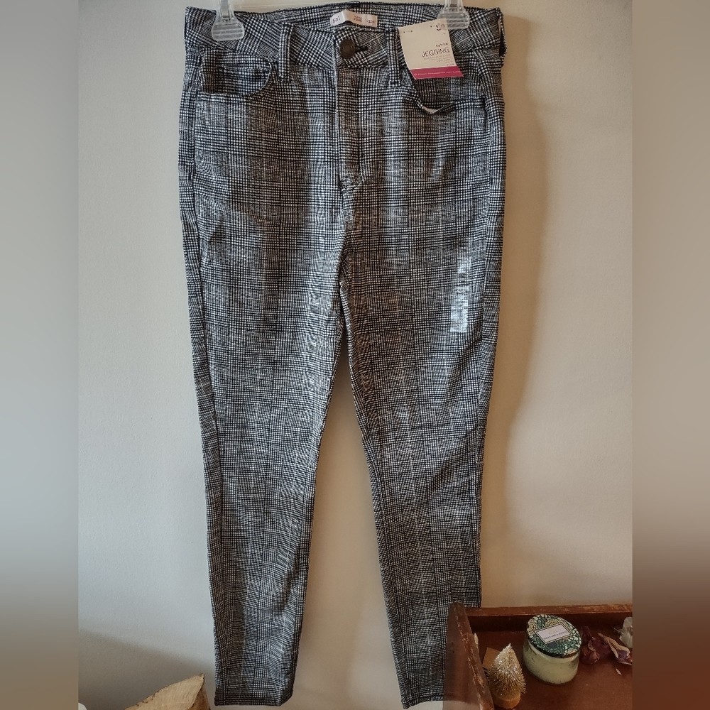 High Rise Jegging Black Plaid New with Tags